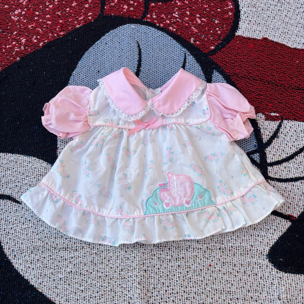 MAYFAIR BABY PINK WHITE STROLLER GRAPHIC TOP SIZE 3 MONTHS